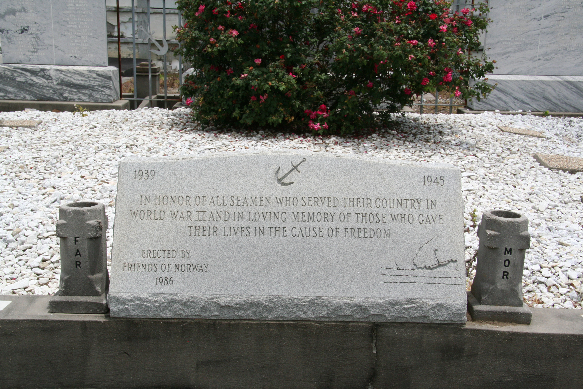 Das norwegische Seemanns-Mahnmal/The Norwegian Seamen's Memorial